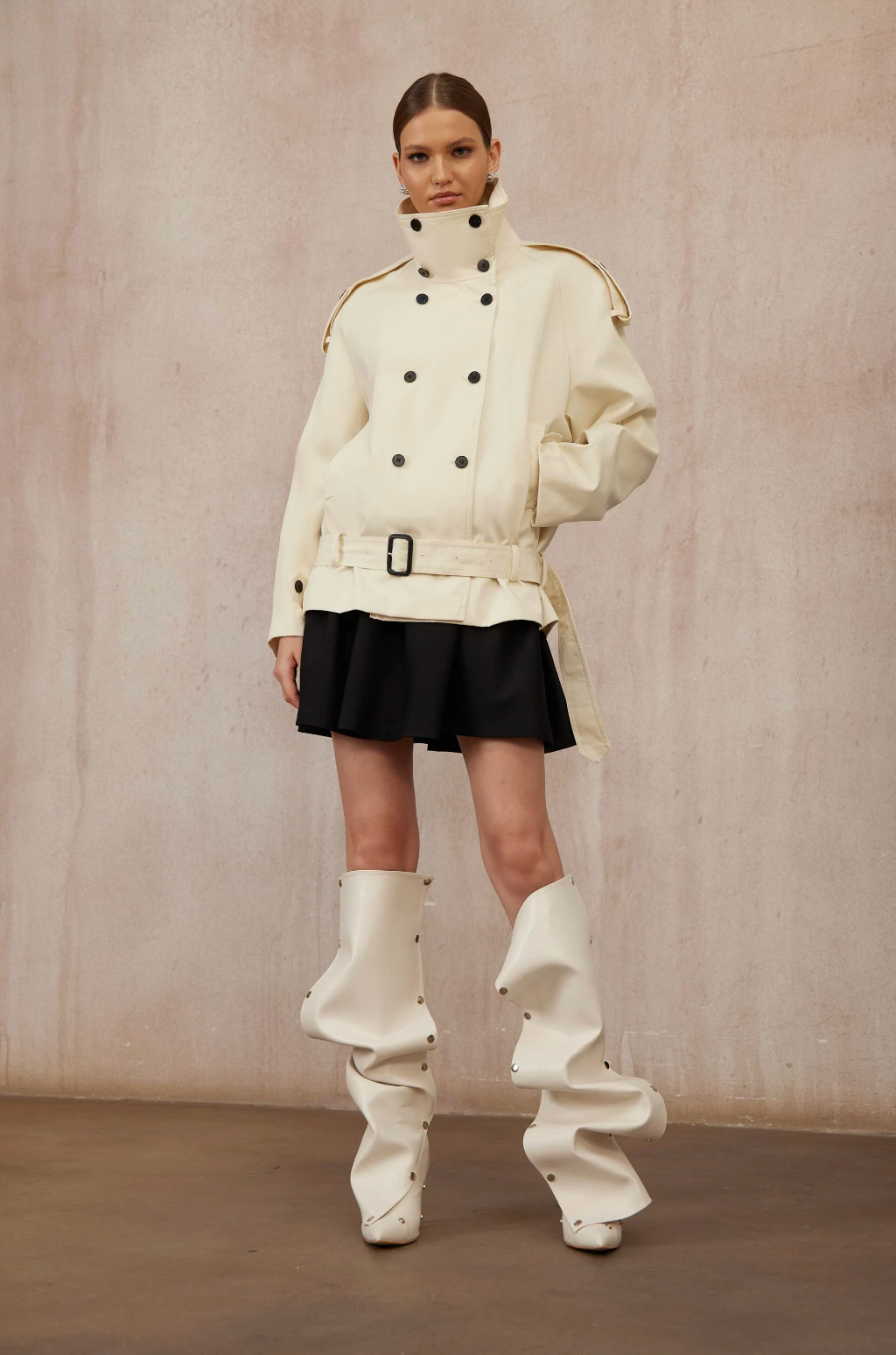 Edith White Double-Breasted Short Trench Coat