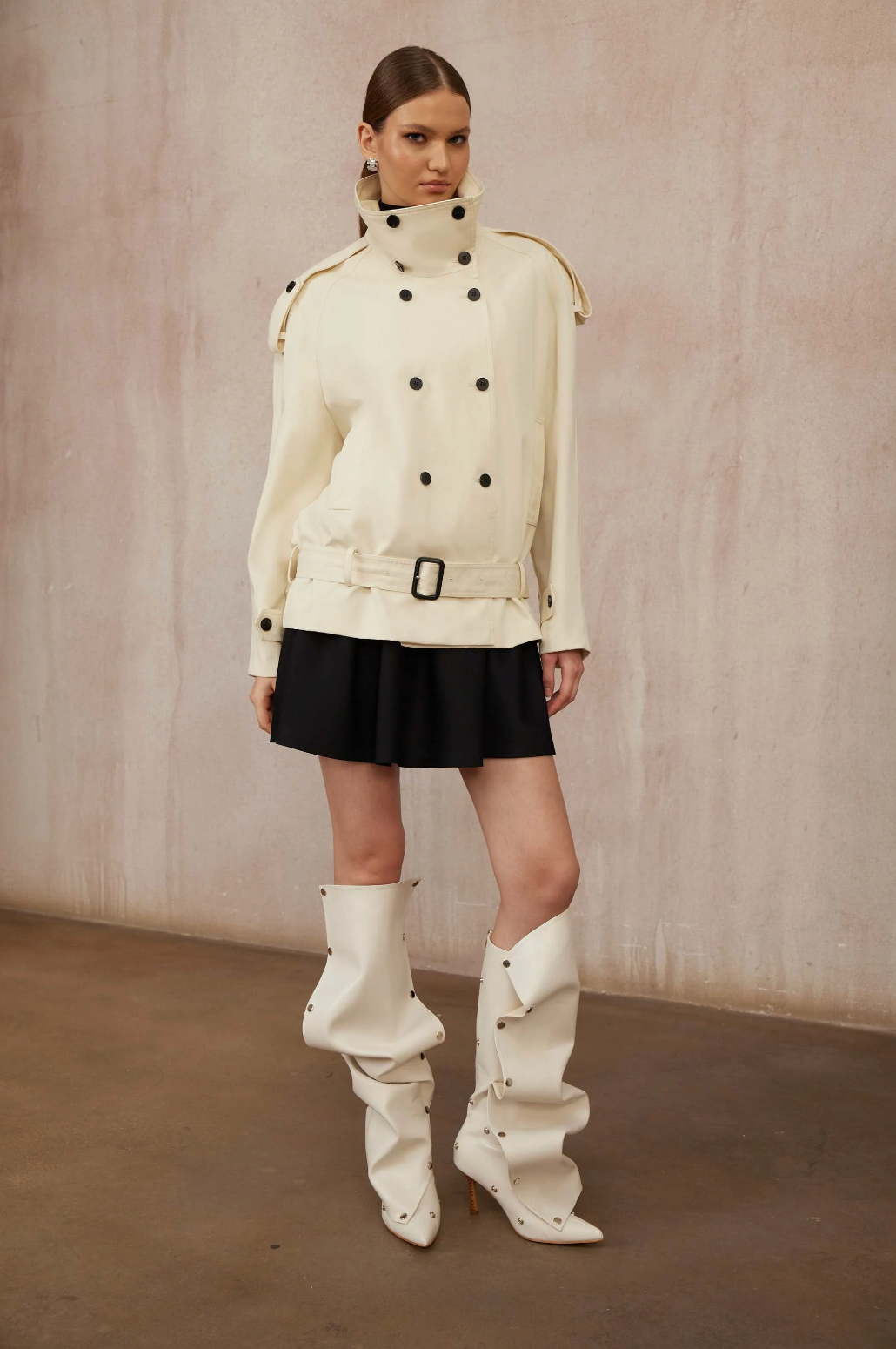 Edith White Double-Breasted Short Trench Coat